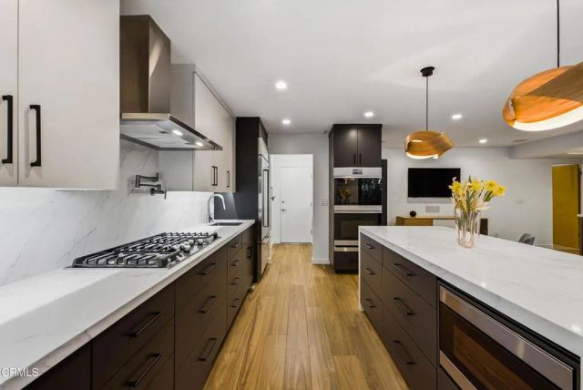 3616 E Chevy Chase Drive, Glendale, CA 91206