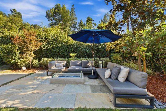 3616 E Chevy Chase Drive, Glendale, CA 91206