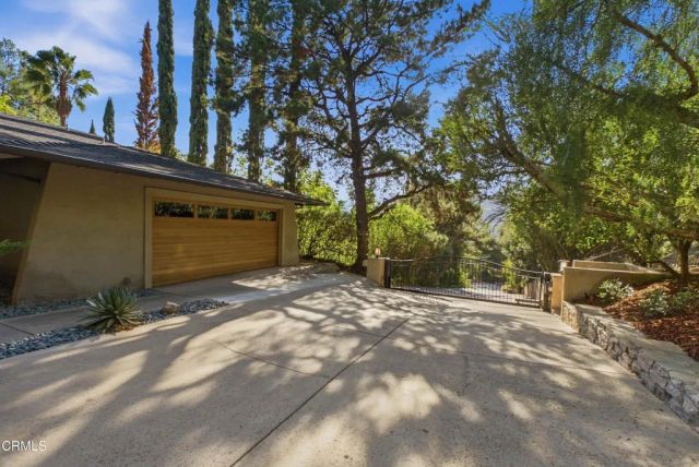 3616 E Chevy Chase Drive, Glendale, CA 91206
