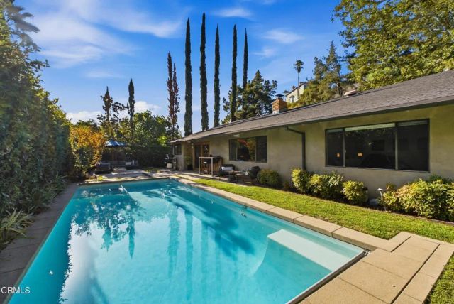 3616 E Chevy Chase Drive, Glendale, CA 91206