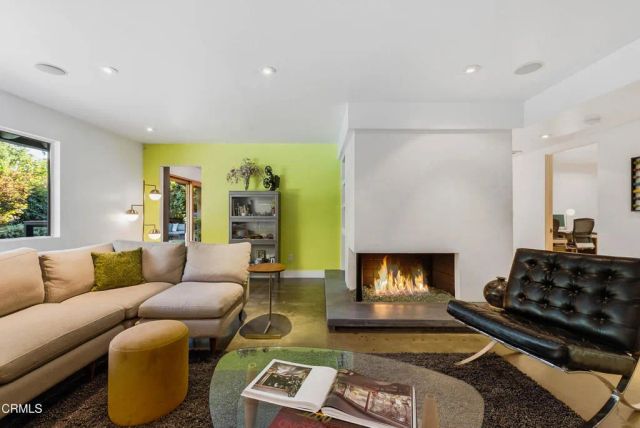 3616 E Chevy Chase Drive, Glendale, CA 91206