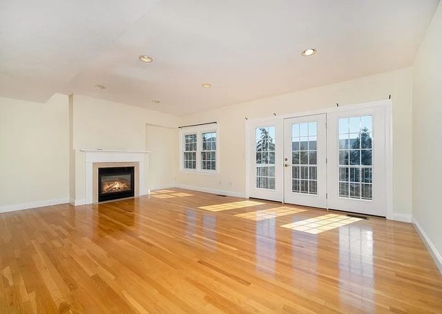123 Revere St F, Canton, MA 02021