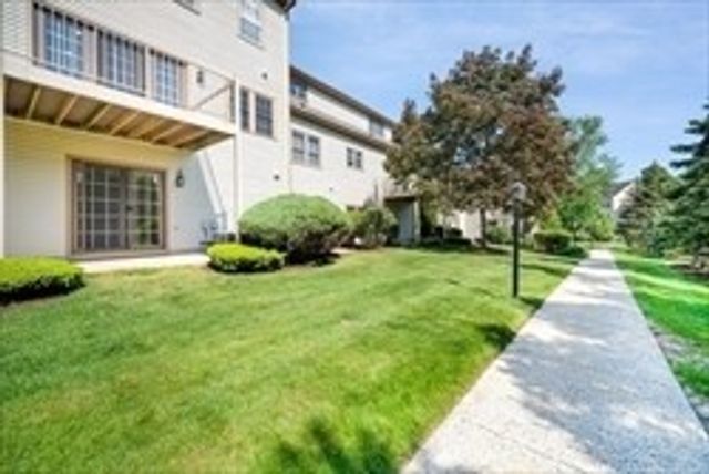 123 Revere St F, Canton, MA 02021