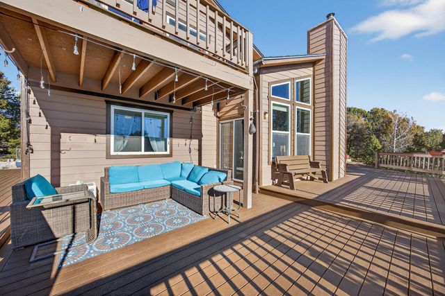 25 Lagarto Road, Tijeras, NM 87059