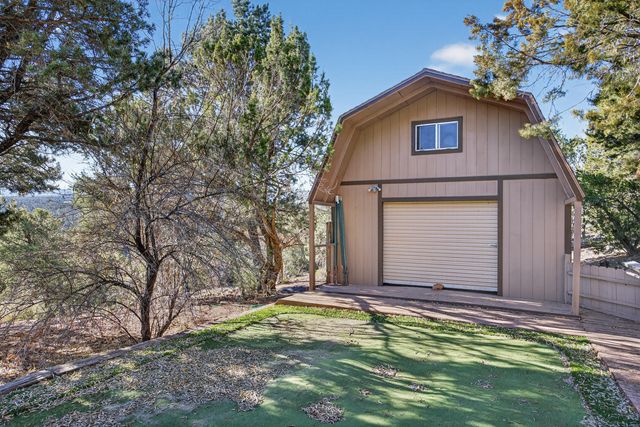 25 Lagarto Road, Tijeras, NM 87059