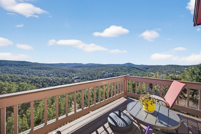 25 Lagarto Road, Tijeras, NM 87059