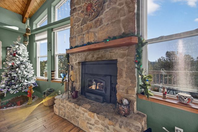 25 Lagarto Road, Tijeras, NM 87059