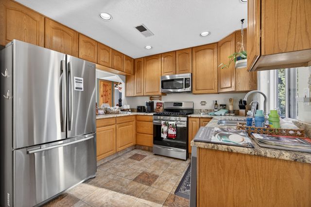 25 Lagarto Road, Tijeras, NM 87059