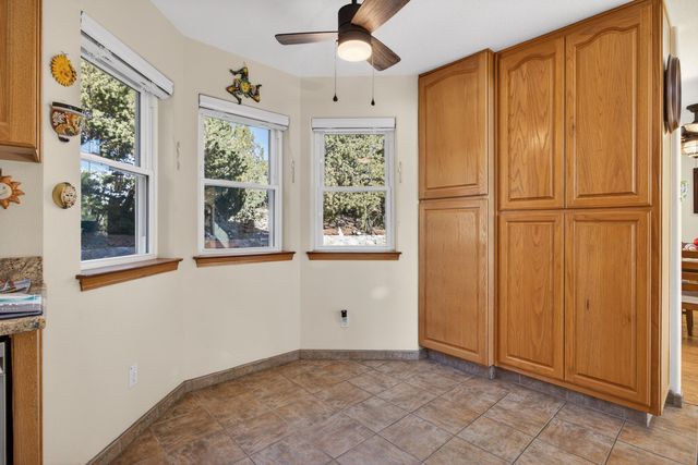 25 Lagarto Road, Tijeras, NM 87059