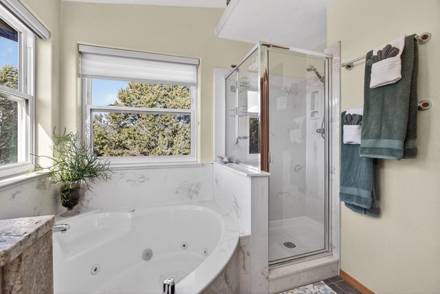 25 Lagarto Road, Tijeras, NM 87059