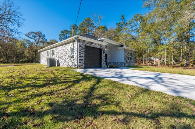 164 County Road 3370, Cleveland, TX 77327