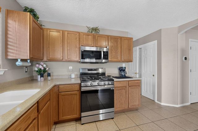 836 Serrano Pointe NW, Albuquerque, NM 87120