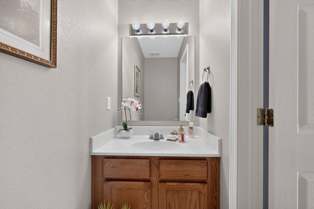 836 Serrano Pointe NW, Albuquerque, NM 87120