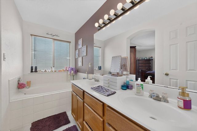 836 Serrano Pointe NW, Albuquerque, NM 87120