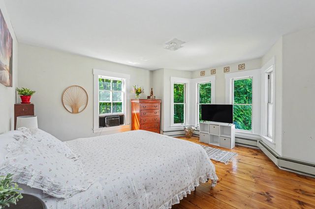 47 Oak Street, Milford, NH 03055