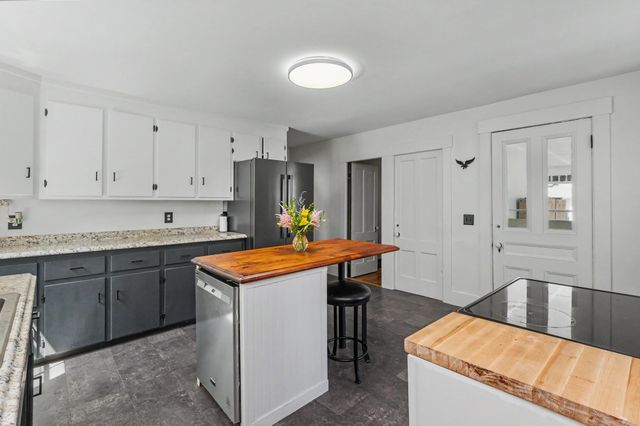 47 Oak Street, Milford, NH 03055
