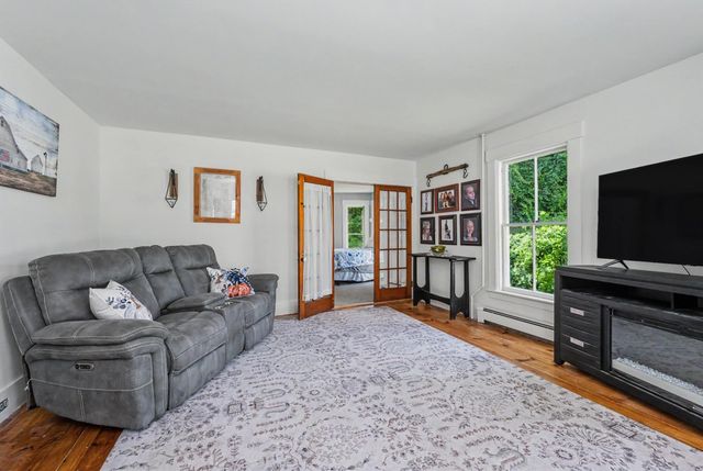 47 Oak Street, Milford, NH 03055