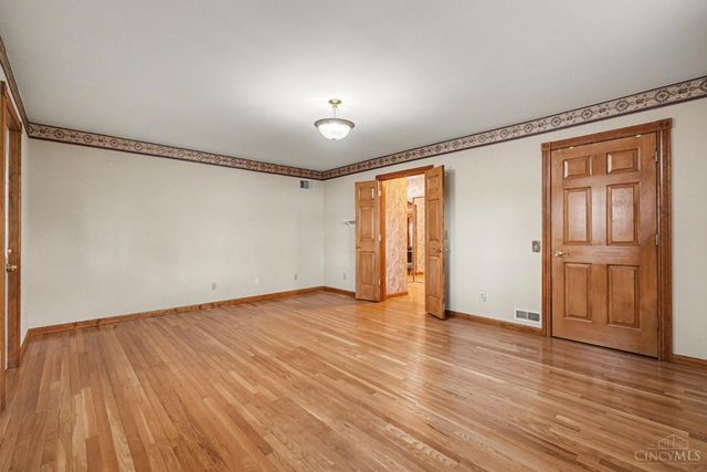 20902 Ridgecliff Court, Lawrenceburg, IN 47025