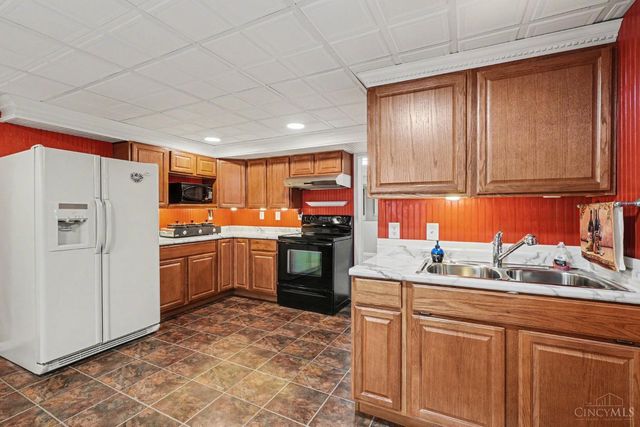 20902 Ridgecliff Court, Lawrenceburg, IN 47025