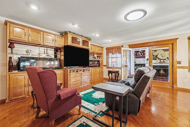 20902 Ridgecliff Court, Lawrenceburg, IN 47025