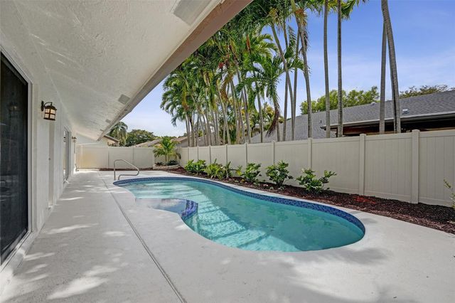 10220 NW 25th Street, Pembroke Pines, FL 33026