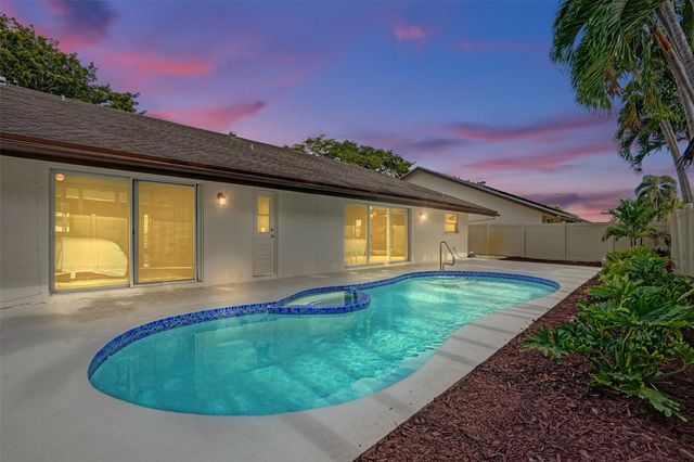 10220 NW 25th Street, Pembroke Pines, FL 33026