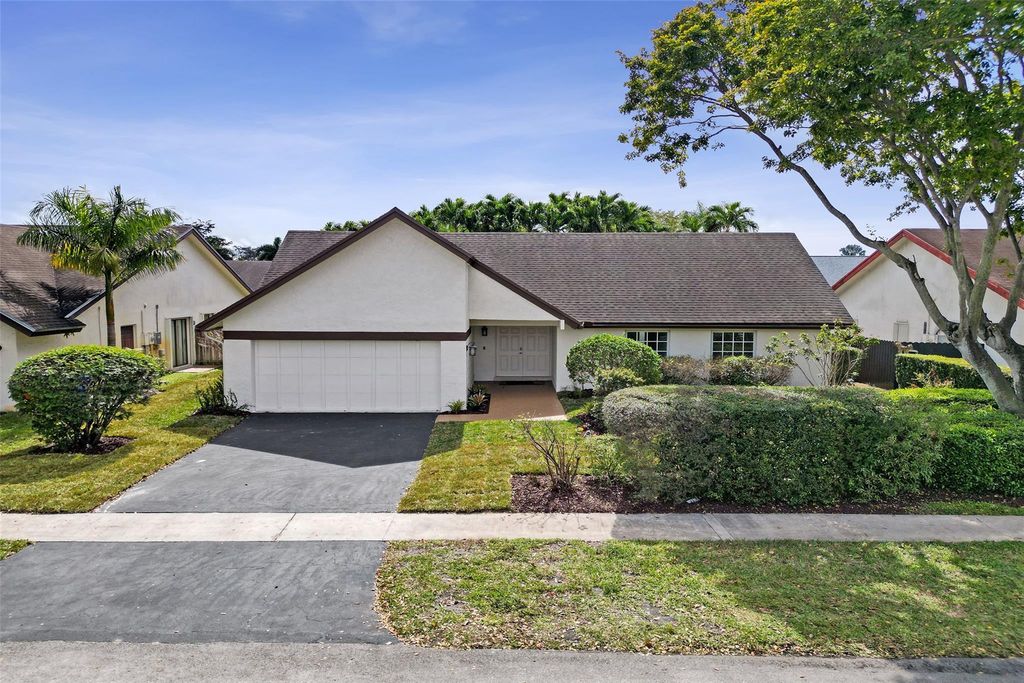 10220 NW 25th Street, Pembroke Pines, FL 33026