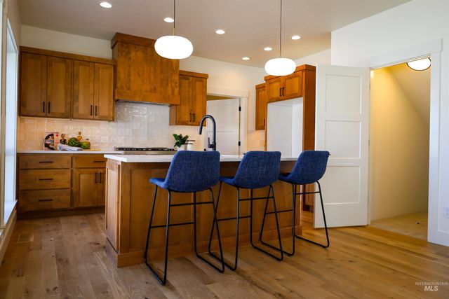 1038 E Fleetwood Ct, Boise, ID 83706