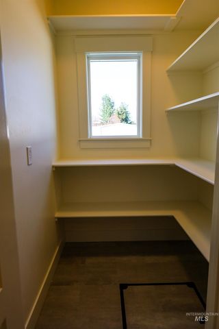 1038 E Fleetwood Ct, Boise, ID 83706