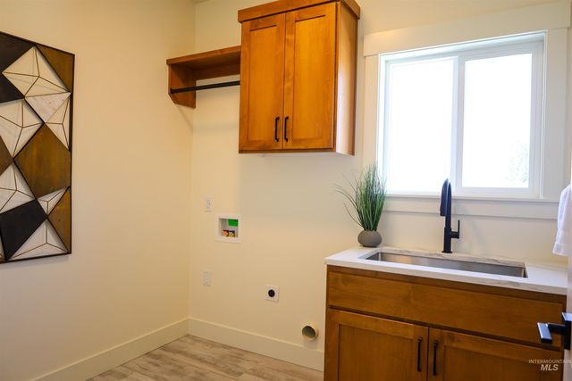 1038 E Fleetwood Ct, Boise, ID 83706