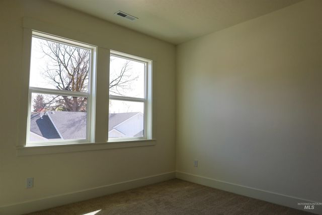 1038 E Fleetwood Ct, Boise, ID 83706