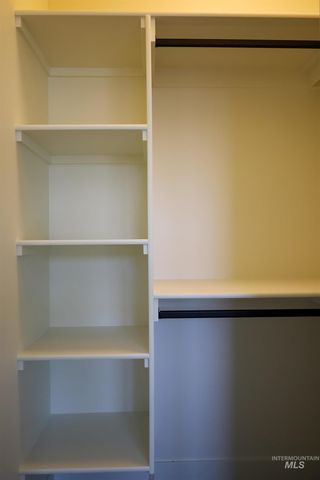 1038 E Fleetwood Ct, Boise, ID 83706