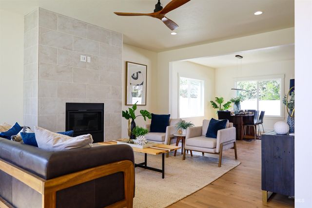 1038 E Fleetwood Ct, Boise, ID 83706