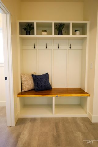 1038 E Fleetwood Ct, Boise, ID 83706