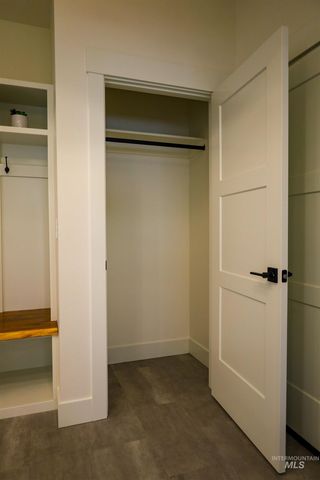 1038 E Fleetwood Ct, Boise, ID 83706