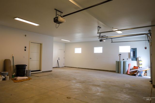 1038 E Fleetwood Ct, Boise, ID 83706