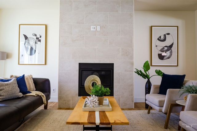 1038 E Fleetwood Ct, Boise, ID 83706