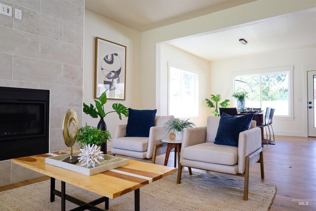 1038 E Fleetwood Ct, Boise, ID 83706