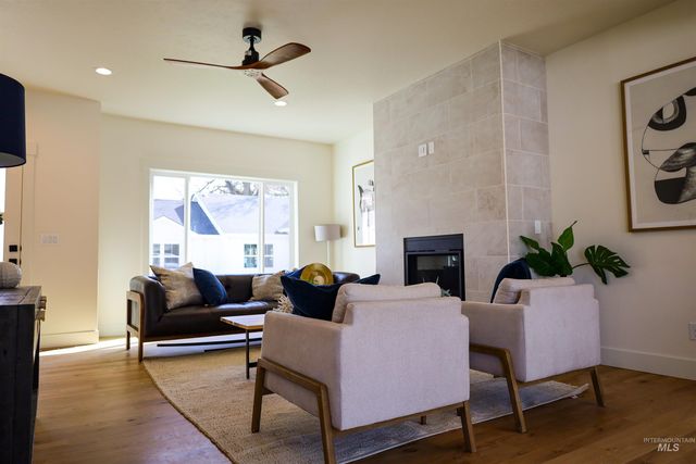 1038 E Fleetwood Ct, Boise, ID 83706