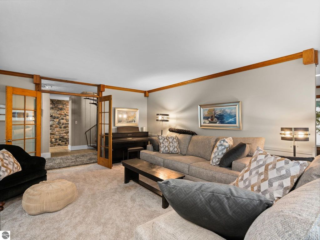 Image 11 of property listing at 7787 East Shore Road, Traverse City, MI 49686