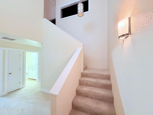 10861 N Canterbury CV, APT 3, Hayden, ID 83835