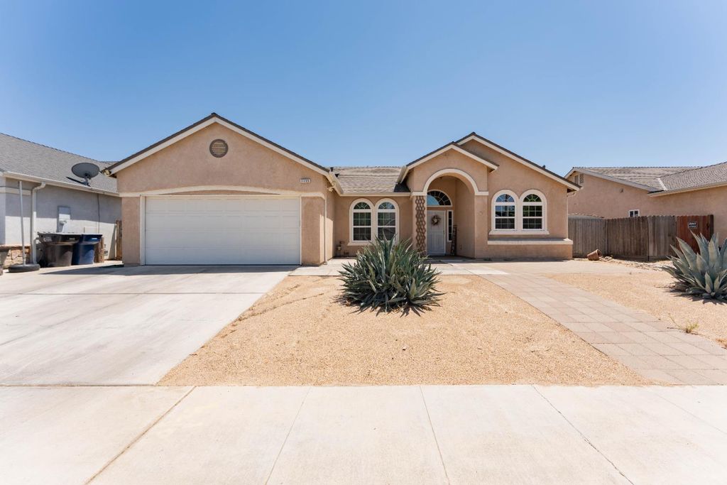2355 Kelty Meadow Avenue, Tulare, CA 93274