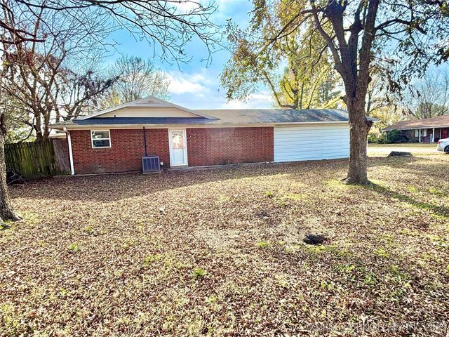 1006 NW 6th Street, Stigler, OK 74462