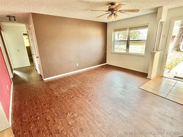 1006 NW 6th Street, Stigler, OK 74462