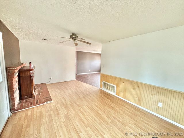 1006 NW 6th Street, Stigler, OK 74462