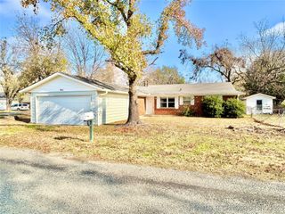 1006 NW 6th Street, Stigler, OK 74462