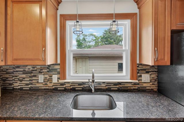 15006 Philomene Boulevard, Allen Park, MI 48101