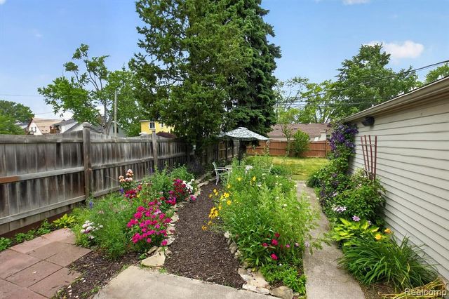 15006 Philomene Boulevard, Allen Park, MI 48101