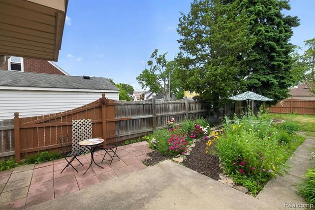 15006 Philomene Boulevard, Allen Park, MI 48101