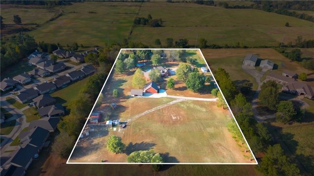 4005 N Old Wire Road, Fayetteville, AR 72703